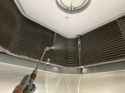 熱交換気に薬品の噴霧